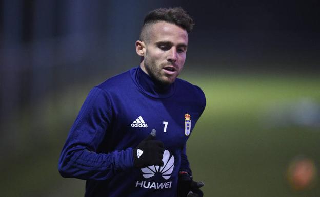Real Oviedo | Aarón Ñíguez regresa a la convocatoria cuatro semanas después