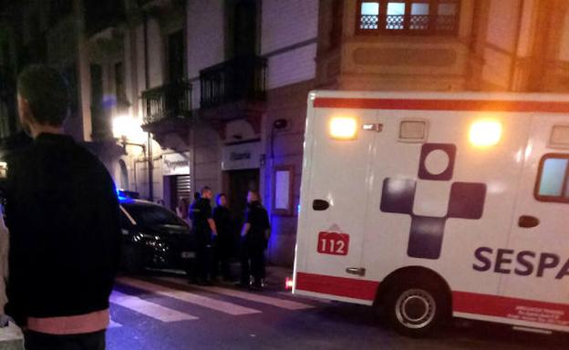 Los servicios de emergencia y la Policía Nacional, en el lugar de los hechos.