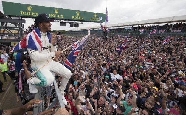 Lewis Hamilton, tras la victoria.