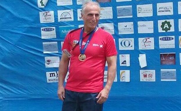 ‘Antoine’, con sus metales en el último Nacional máster en Badajoz