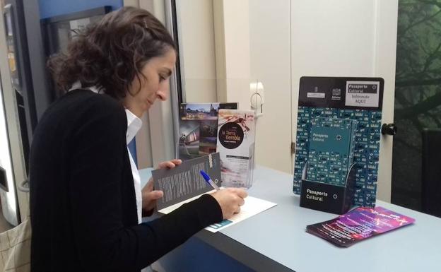 Varias oficinas de turismo distribuyen ya el pasaporte cultural.
