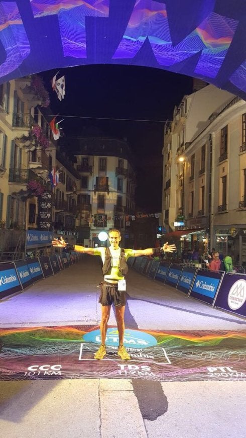 Rafa Couto, tras cruzar la línea de meta en la TDS del Mont Blanc.