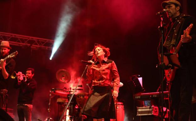 Chambao, durante su último concierto en Avilés./MARIETA
