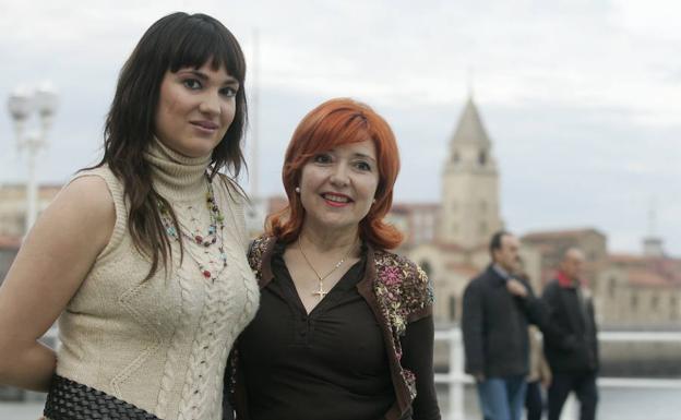 Irene Villa y su madre, María Jesús González, en una imagen de 2007./Archivo