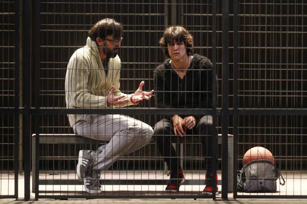 Los protagonistas, ayer durante la representación. :: PATRICIA BREGÓN/
