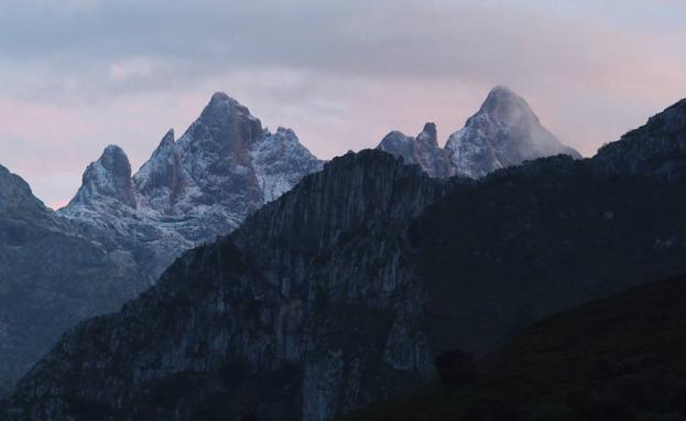Rescatan ilesos a siete excursionistas madrileños perdidos en Picos de Europa