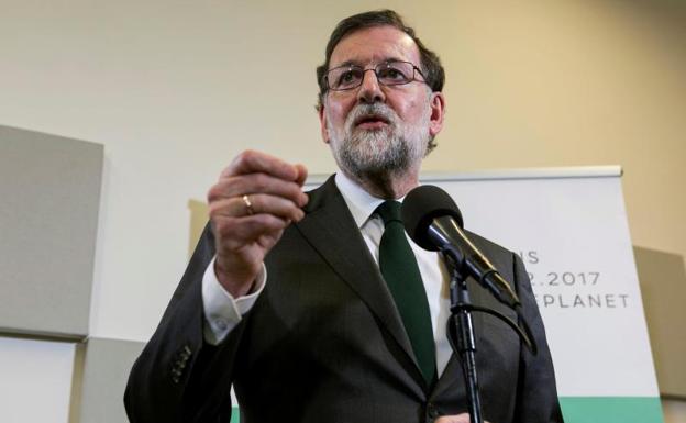 Rajoy, durante su comparecencia en París./EFE