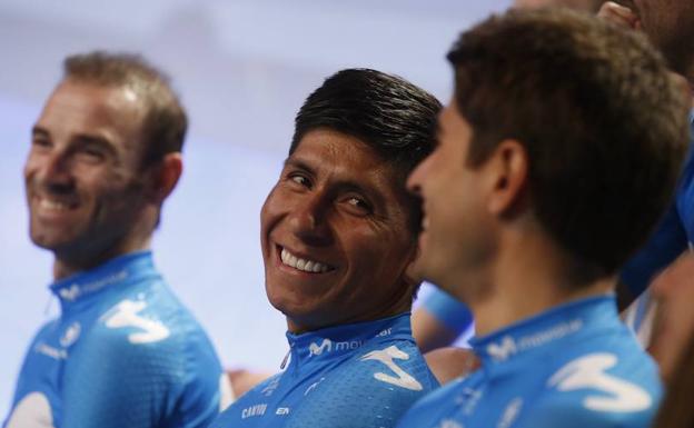 Valverde (i), Nairo Quintana (c) y Landa asisten a la presentación del Movistar. /JAVIER LIZÓN (EFE)