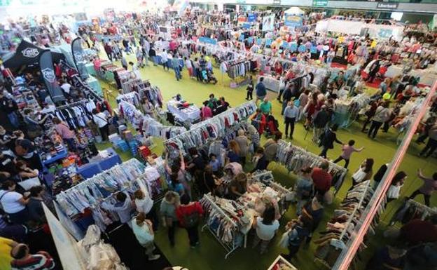La Feria de Saldos de Avilés abre hoy su edición de otoño-invierno con novedades La Feria de Saldos de Avilés abre hoy su edición de otoño-invierno con novedades