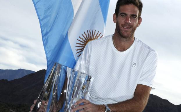 Juan Martín del Potro, con el trofeo de Indian Wells. /Efe