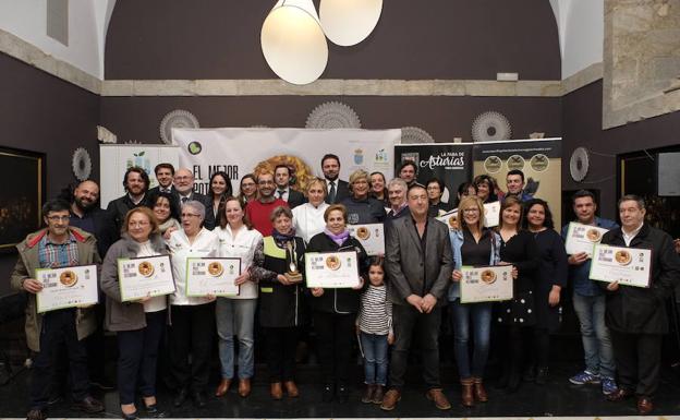 Todos los premiados en el primer certamen El Mejor Pote Asturiano del país. /