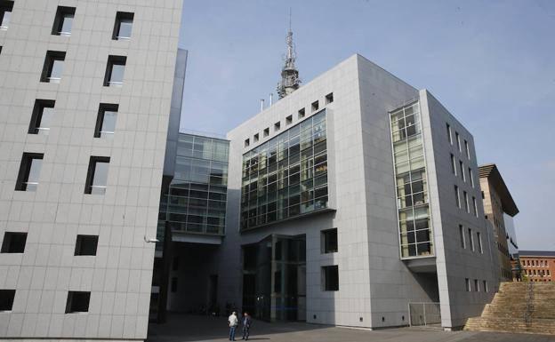 La Fiscalía pide cuatro años de prisión para un conductor que provocó la muerte de un peatón y 10 heridos en Llanes