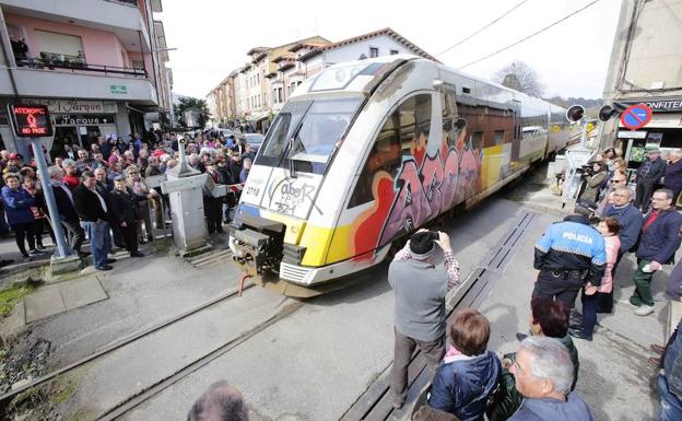 Protesta en Posada de Llanes. /Nel Acebal