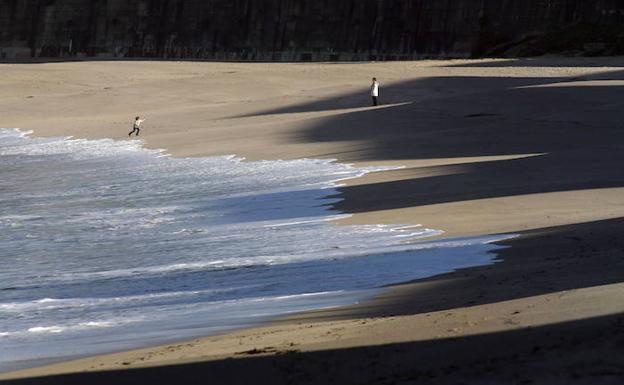 Playa del Orzán. /EFE