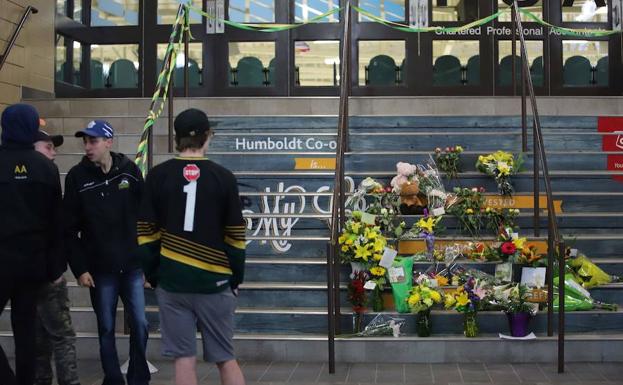 Homenaje a las víctimas del accidente. /Kymber Rae (Efe)