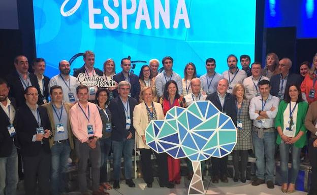 La presidenta del PP de Asturias, Mercedes Fernández en Sevilla/
