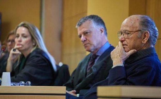 Jacinto S. M. (derecha), durante el juicio./ABC