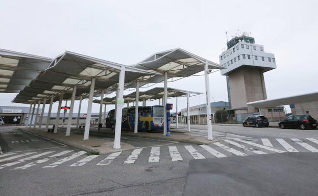 Fade urge al Principado a «abordar en serio» los problemas de conexión del aeropuerto de Asturias Fade urge al Principado a «abordar en serio» los problemas de conexión del aeropuerto de Asturias