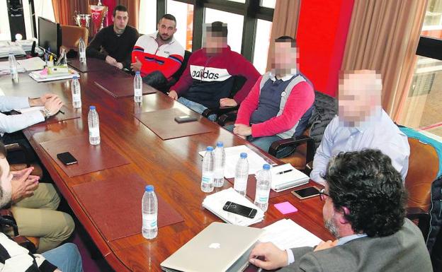 El delegado del Gobierno pide al Sporting que actúe «con firmeza y rigor» contra los ultras El delegado del Gobierno pide al Sporting que actúe «con firmeza y rigor» contra los ultras