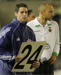 REFUERZO. Matabuena se dispone a salir al campo. / E. C./