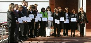 DIPLOMAS. Los representantes de las empresas, en el Acuario, con su distinción. / J. SIMAL/