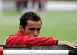 Diego Castro, en el descanso de un entrenamiento. / LUIS SEVILLA/