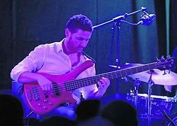 Un momento del concierto ofrecido ayer por Tyfpe en el Niemeyer Club. :: MARIETA/