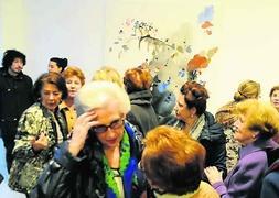 Un momento de la inauguración de la galería. :: JESÚS DÍAZ/