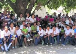 Algunos de los miembros de la comunidad hondureña del caserío de Cerro Verde, para el que se están buscando fondos solidarios. :: E. C./