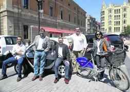 Equipo que presentó las iniciativas de Gijón, en el Parchís. :: J. BILBAO/