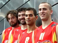 RECLAMO. Pau Gasol, Jorge Garbajosa, José Manuel Calderón y Sergio Rodríguez son los cuatro jugadores de la selección española que jugarán la próxima temporada en la NBA. / EFE/