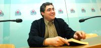CONCILIADOR. Carlos Aymerich es el portavoz del Bloque Nacionalista Galego en el Parlamento de la vecina comunidad. / E. C./