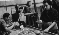 HISTORIA. Empleados en la Conservera Asturiana, de El Llano. / E. C./