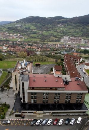 LA GRUTA . El complejo hotelero, situado en el Alto de Buenavista. :: MARIO ROJAS/
