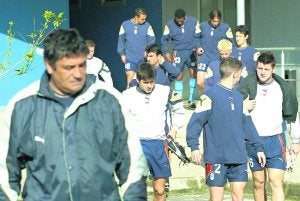 Tensi, en una imagen tomada en 2002, cuando era segundo entrenador del Oviedo. :: MARIO ROJAS/
