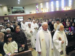 San Nicolás se llenó en el homenaje a Fueyo. :: CITOULA/