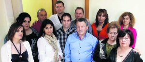 Los asistentes a la reunión, celebrada ayer en la sede de IU. ::
M. R./