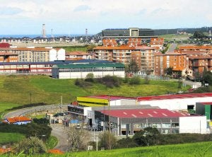 Vista general de los campos con el polígono de La Consolación en primer término. :: MARIETA/