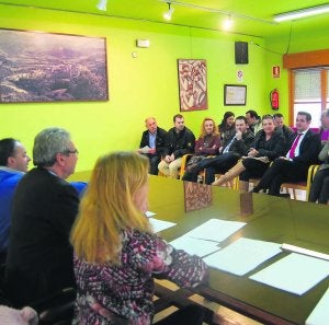 Torre presidió ayer el último Patronato de la Fundación de Turismo. ::
N. A./