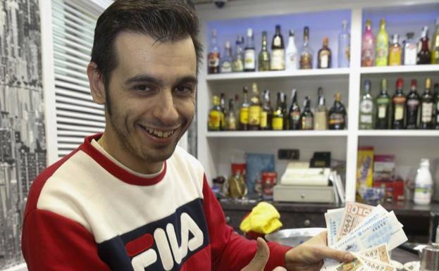 El Bar Dami de Gijón repartió miles de euros en El Niño. /DAMIÁN ARIENZA