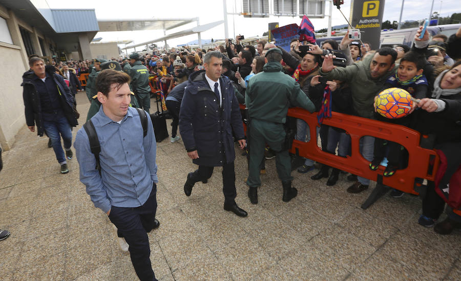 El FC Barcelona despierta gran expectación a su llegada