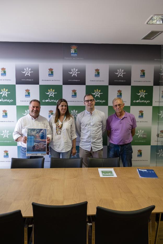 El servicio de bus lanzadera arranca en Lastres con mil plazas de aparcamiento El Comercio