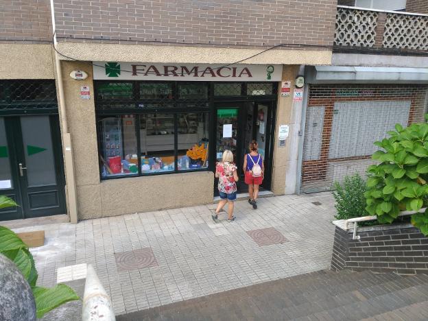 La Doble Tragedia De Una Pequena Farmacia Tras El Accidente De Aviles El Comercio