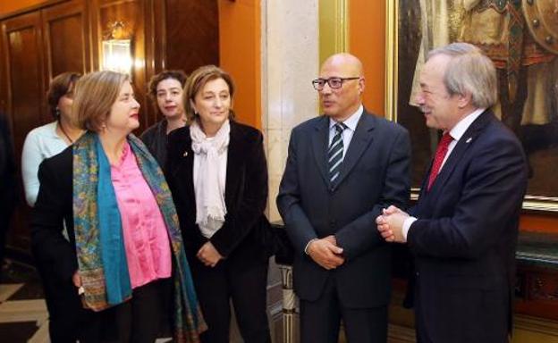 Defensa cede la capilla y el claustro de La Vega a la espera de acordar el precio por la fábrica