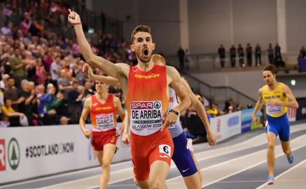 Álvaro de Arriba celebra su victoria en la final de 800. /Ben Stansall (Afp)