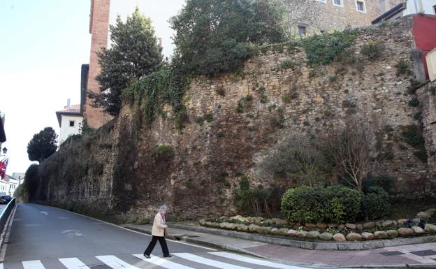 El equipo de gobierno de Oviedo aprueba por tercera vez el proyecto para rehabilitar la muralla