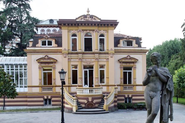 El palacete de Villa Magdalena, en la avenida de Galicia. / A. PIÑA