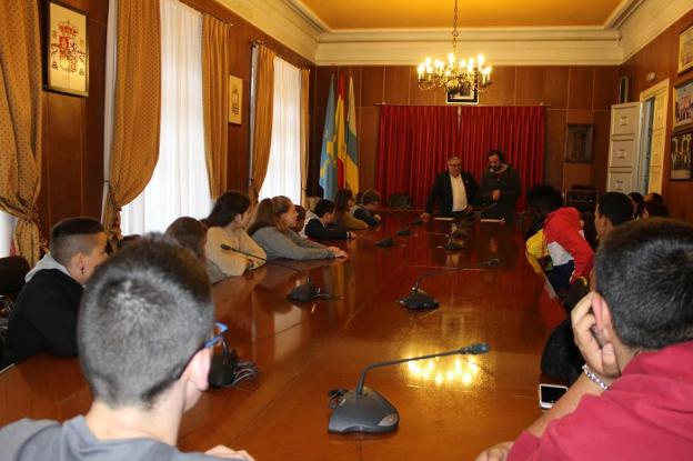 Los alumnos de la comarca del Caudal, listos para ir al mercado El