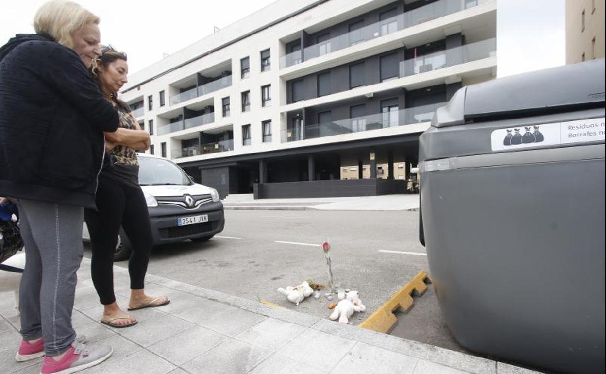 La Policia Da Maxima Prioridad A Encontrar A La Madre Del Bebe Hallado Muerto En Gijon El Comercio