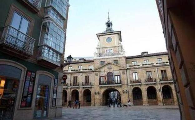 La oposición critica que el plan de reactivación económica de Oviedo es «poco ambicioso que llega tarde»